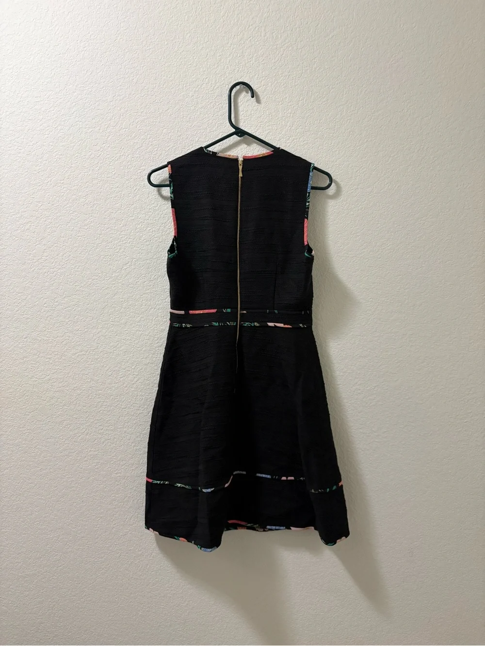 Kate Spade New York sleeveless Blossom Trim Tweed mini dress. Size 4. NWOT